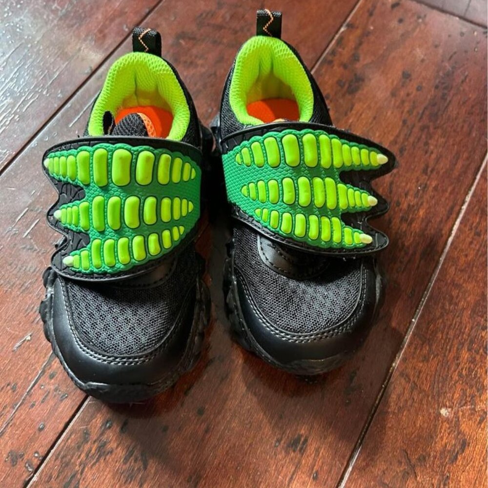 Toddler Size 8 Dinosaur Sneakers - Skechers Skechsaurus shoes